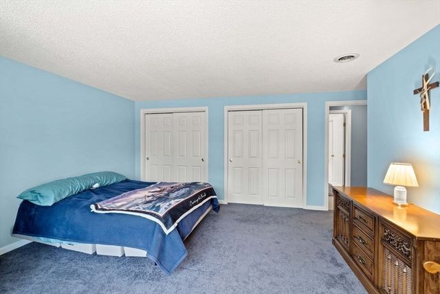 67 Randolph Dr 67, Tewksbury, MA 01876