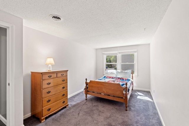 67 Randolph Dr 67, Tewksbury, MA 01876