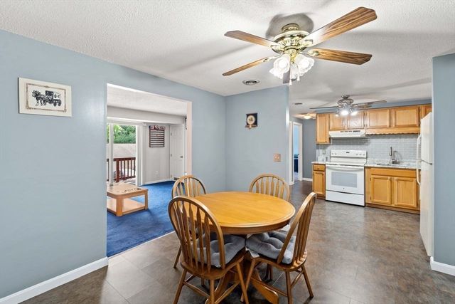 67 Randolph Dr 67, Tewksbury, MA 01876