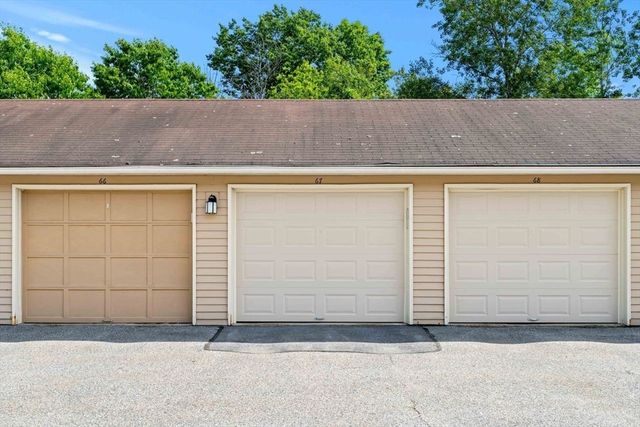 67 Randolph Dr 67, Tewksbury, MA 01876