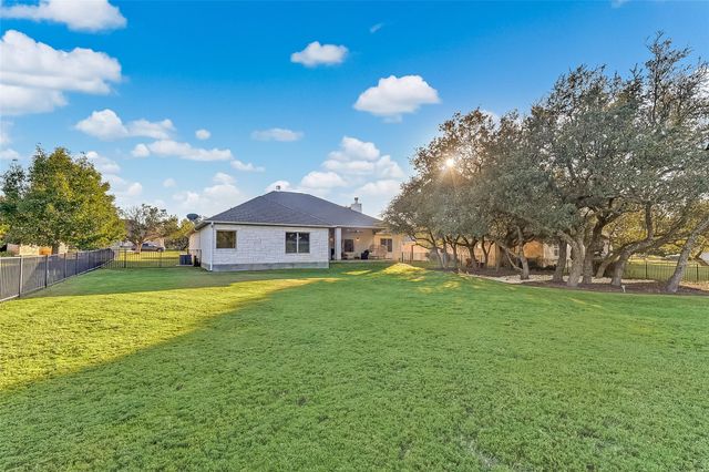 216 Enclave DR, Kingsland, TX 78639