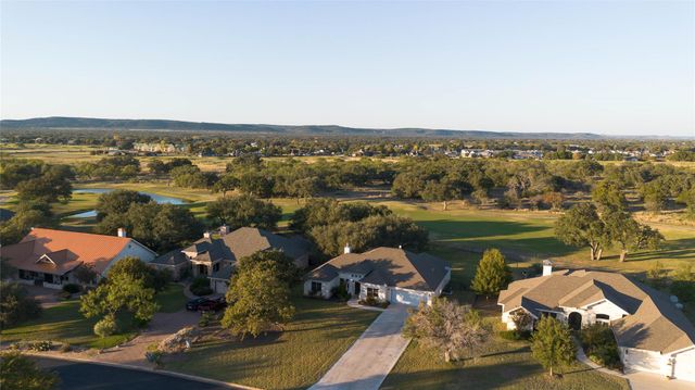 216 Enclave DR, Kingsland, TX 78639