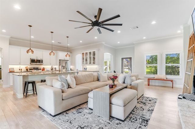 216 Enclave DR, Kingsland, TX 78639