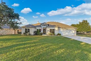 216 Enclave DR, Kingsland, TX 78639