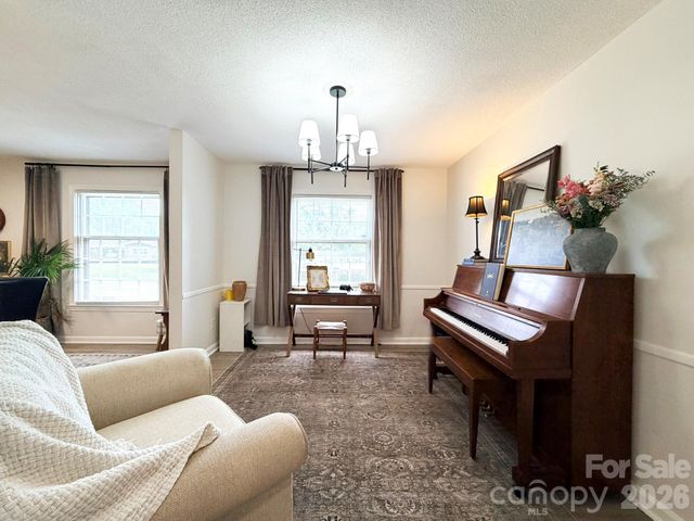 165 Northwest Road, Hickory, NC 28601
