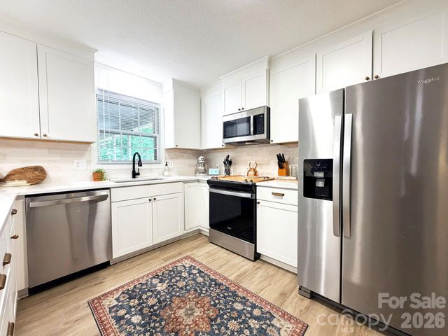 165 Northwest Road, Hickory, NC 28601