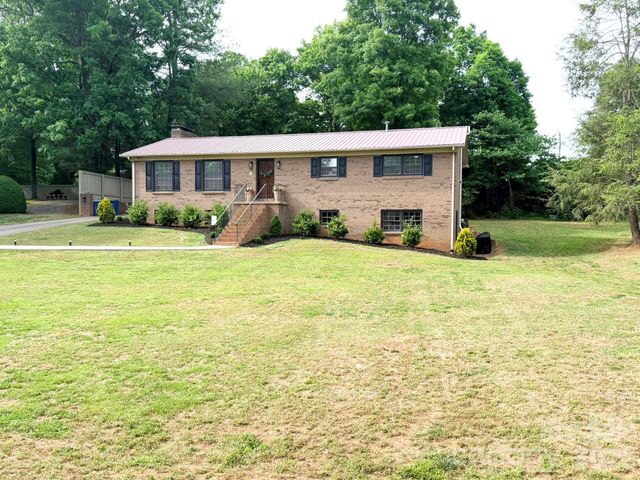 165 Northwest Road, Hickory, NC 28601