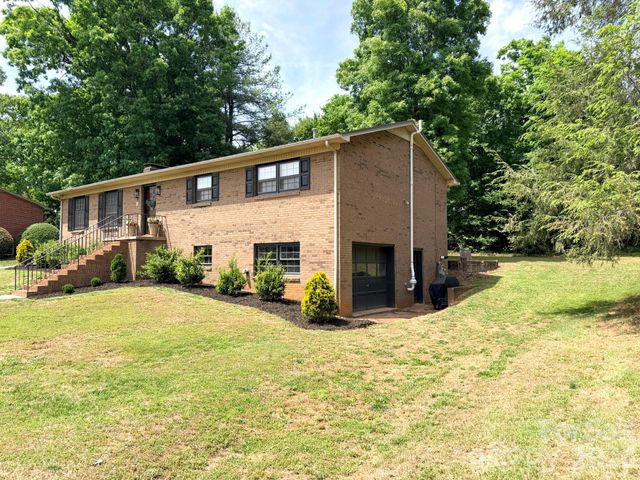 165 Northwest Road, Hickory, NC 28601