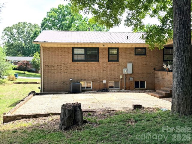 165 Northwest Road, Hickory, NC 28601