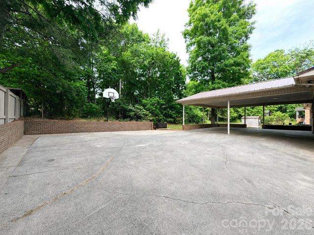 165 Northwest Road, Hickory, NC 28601