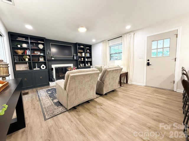165 Northwest Road, Hickory, NC 28601