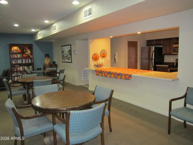 4303 E CACTUS Road 423, Phoenix, AZ 85032