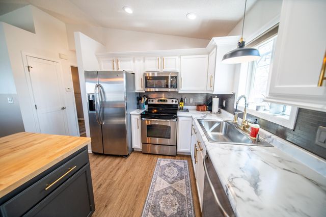 5944 Belfry Ln NW, Rochester, MN 55901