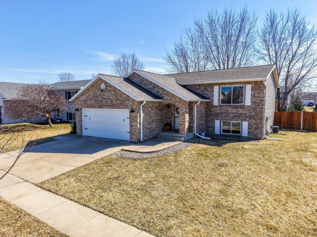5944 Belfry Ln NW, Rochester, MN 55901