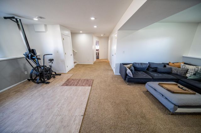 5944 Belfry Ln NW, Rochester, MN 55901