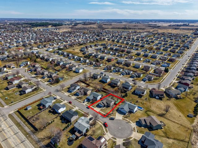 5944 Belfry Ln NW, Rochester, MN 55901