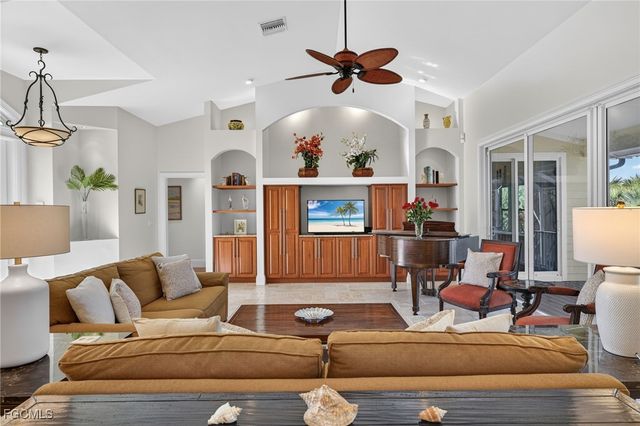 2312 Starfish LN, Sanibel, FL 33957