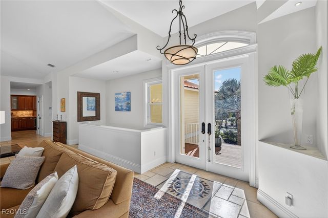 2312 Starfish LN, Sanibel, FL 33957