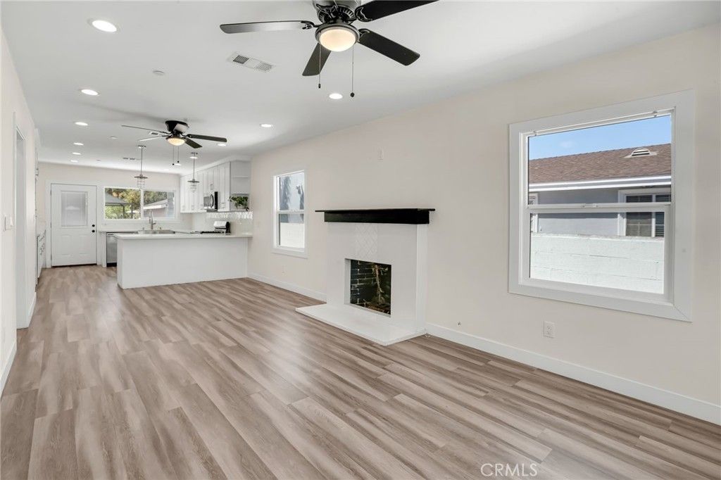 1247 N Neptune Avenue, Wilmington, CA 90744 — photo 4