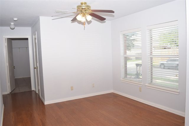 2120 Glenhaven Drive, Lewisville, TX 75067