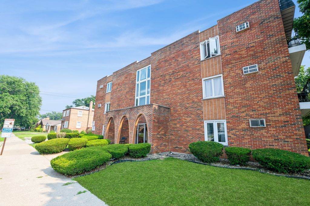 9721 S Cicero Avenue 1A, Oak Lawn, IL 60453