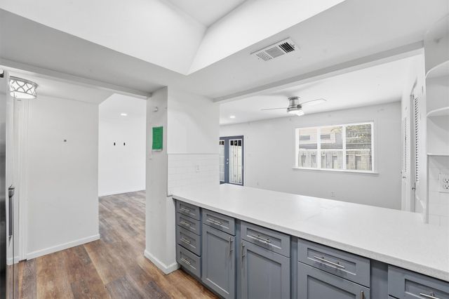 2220 Shadowdale Drive 350, Houston, TX 77043