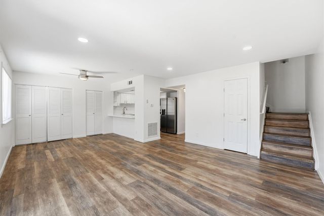 2220 Shadowdale Drive 350, Houston, TX 77043