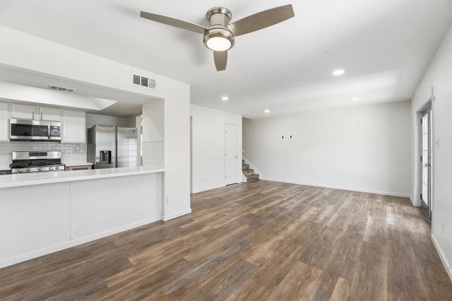 2220 Shadowdale Drive 350, Houston, TX 77043
