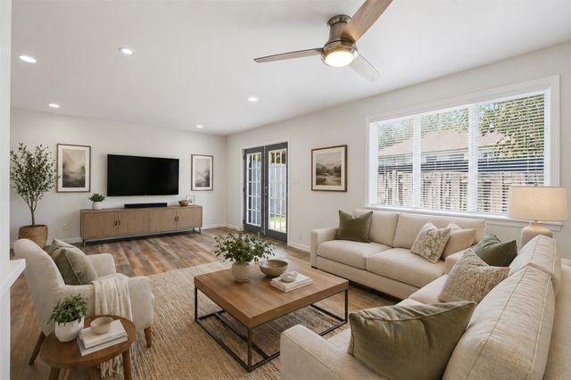 2220 Shadowdale Drive 350, Houston, TX 77043