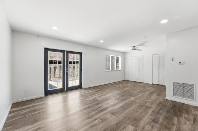 2220 Shadowdale Drive 350, Houston, TX 77043