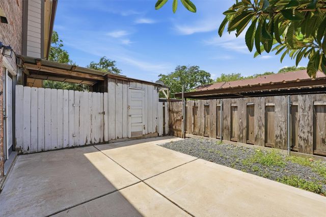 2220 Shadowdale Drive 350, Houston, TX 77043