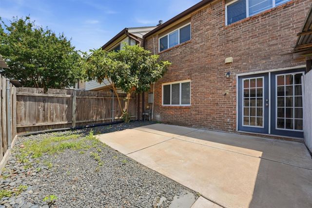 2220 Shadowdale Drive 350, Houston, TX 77043
