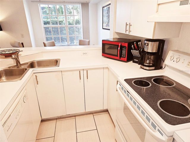 850 S TAMIAMI TRAIL 704, Sarasota, FL 34236