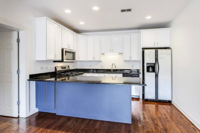 5250 N Lincoln Avenue 3C, Chicago, IL 60625