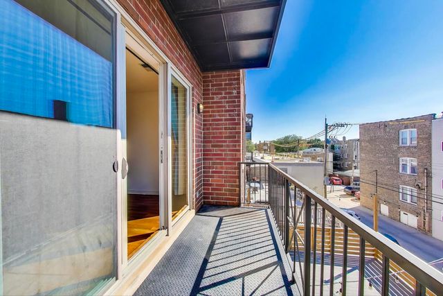 5250 N Lincoln Avenue 3C, Chicago, IL 60625