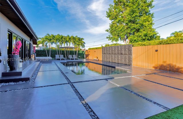 11620 NE 20th Dr, North Miami, FL 33181