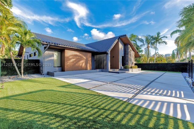 11620 NE 20th Dr, North Miami, FL 33181