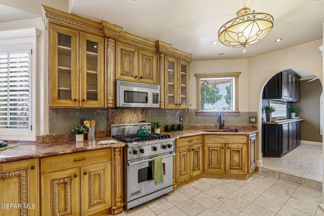 2063 GREENLEE Drive, El Paso, TX 79936