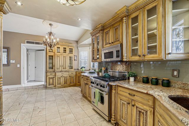 2063 GREENLEE Drive, El Paso, TX 79936