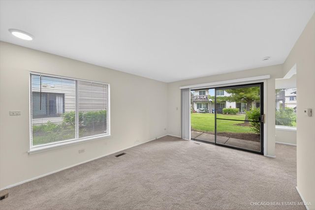 1326 Kingsbury Drive 6, Hanover Park, IL 60133
