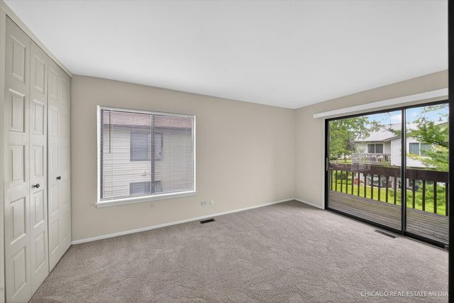 1326 Kingsbury Drive 6, Hanover Park, IL 60133