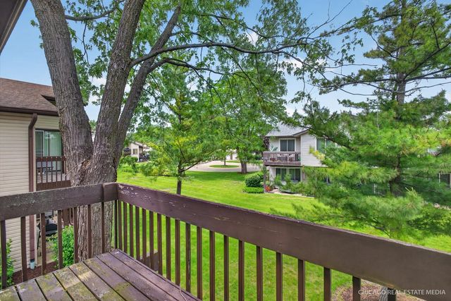 1326 Kingsbury Drive 6, Hanover Park, IL 60133