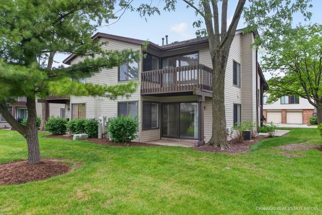 1326 Kingsbury Drive 6, Hanover Park, IL 60133