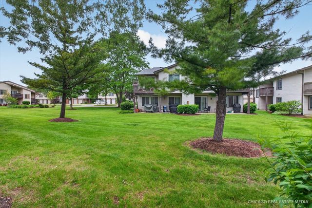 1326 Kingsbury Drive 6, Hanover Park, IL 60133