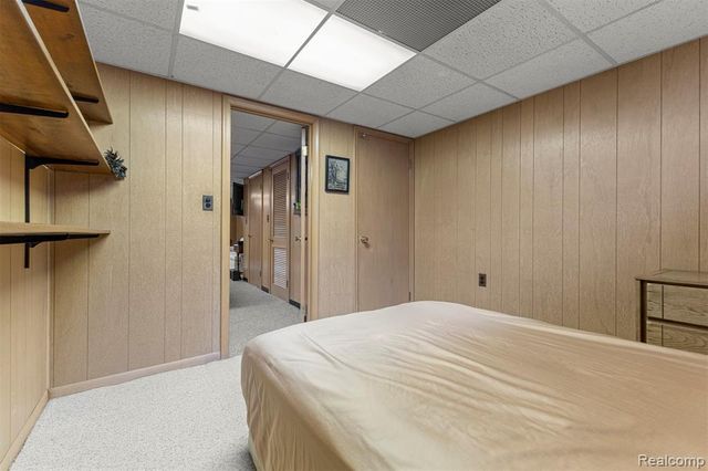 27240 W Pleasant Ridge Street, Dearborn Heights, MI 48127