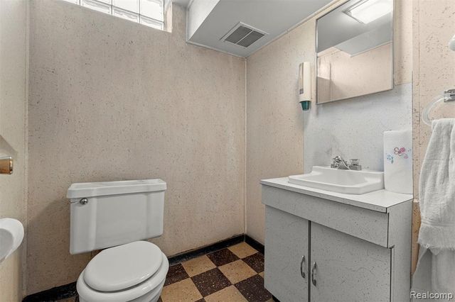27240 W Pleasant Ridge Street, Dearborn Heights, MI 48127