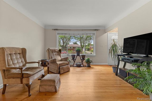27240 W Pleasant Ridge Street, Dearborn Heights, MI 48127