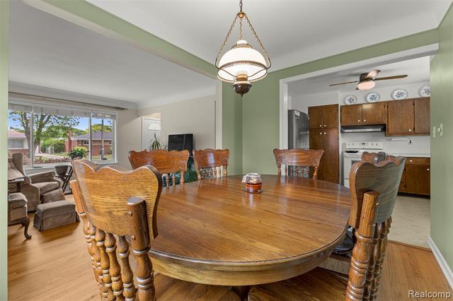 27240 W Pleasant Ridge Street, Dearborn Heights, MI 48127