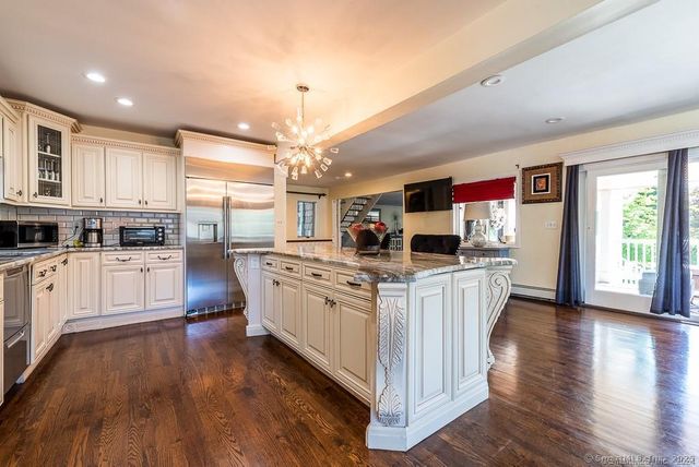 2 Valley Road, Westport, CT 06880