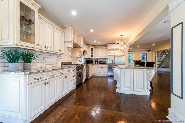 2 Valley Road, Westport, CT 06880